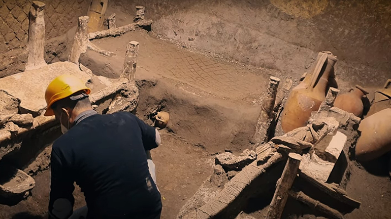 Αρχαιολόγοι ανακάλυψαν δωμάτιο που ρίχνει φως στη ζωή των σκλάβων στην αρχαία Πομπηία