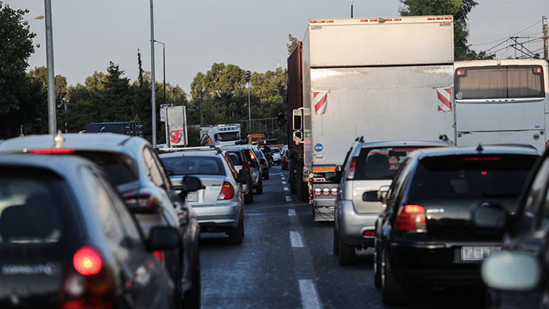 Τροχαίο στην κάθοδο της Εθνικής Οδού στο ύψος του ΣΕΦ