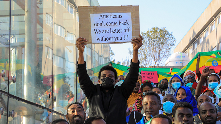 Αιθιοπία: Δεκάδες χιλιάδες άνθρωποι στην Αντίς Αμπέμπα υπέρ της κυβέρνησης και κατά των ΗΠΑ