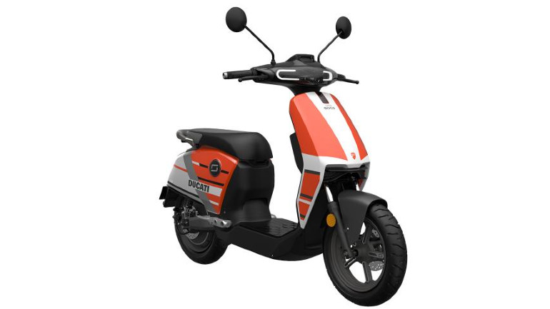 H Soco έχει συνεργαστεί και με την Ducati έχοντας ειδική έκδοση του CUX.