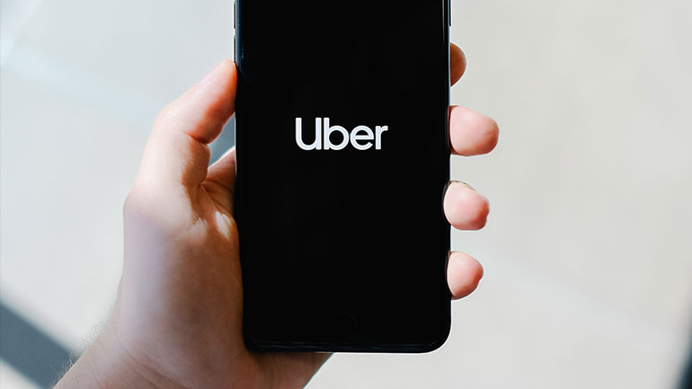 Αύξηση 40% των χρηστών του Uber app από τουρίστες στην Ελλάδα φέτος σε σχέση με το 2019