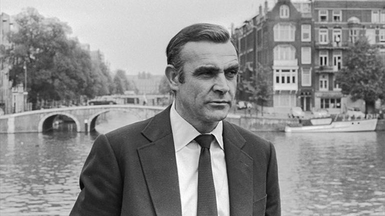 Σε δημοπρασία κοστούμι του Σον Κόνερι ως Τζέιμς Μποντ και η στολή του Βαλ Κίλμερ στο Batman