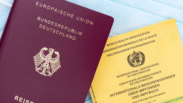 Δεκτά και έγχαρτα πιστοποιητικά εμβολιασμού τουριστών τρίτων χωρών