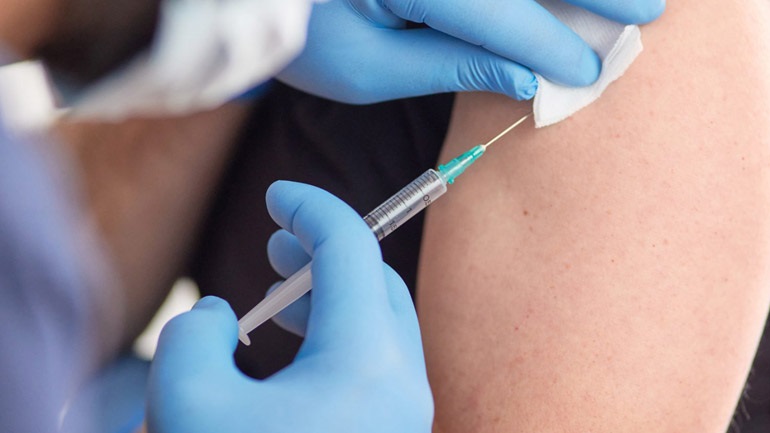 Πόσο προστατεύουν τα εμβόλια από τη σοβαρή νόσο COVID-19;