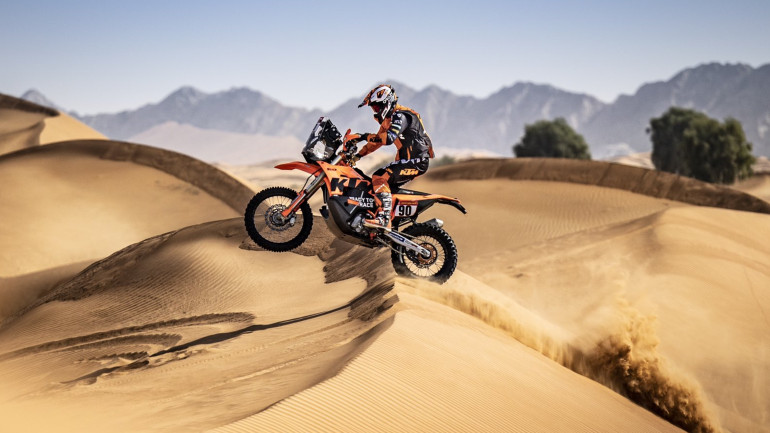 Ποιος αναβάτης MotoGP κάνει το άλμα στο Ράλι Dakar;