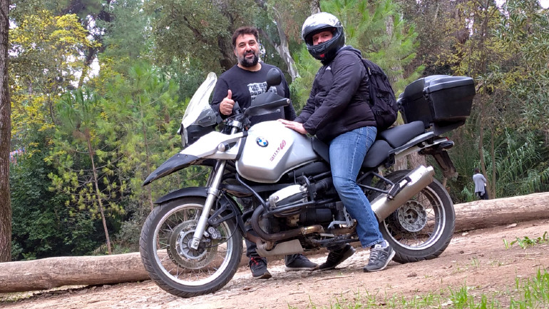 Πάντα είχε "On-Off" μοτοσικλέτες και την BMW του δεν την αλλάζει με τίποτα.