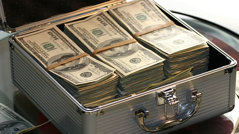 Αποζημιώθηκε με 24 εκατομμύρια δολάρια, επειδή αποκάλυψε στοιχεία