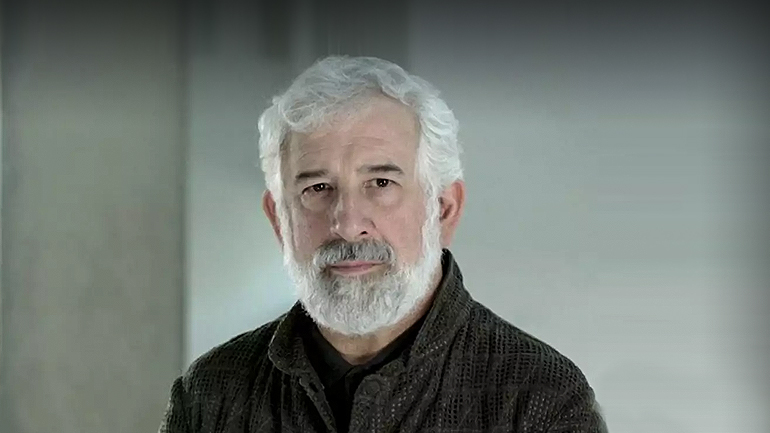 Στο σκαμνί ο Πέτρος Φιλιππίδης για έναν βιασμό και δύο απόπειρες