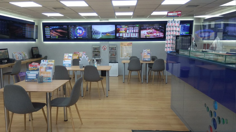 Πώς θα διεκδικήσετε πλούσια δώρα πληρώνοντας φόρο εισοδήματος και ΕΝΦΙΑ