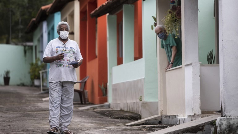 Βραζιλία-Covid-19: Συνεχίζεται η πτωτική πορεία του ημερήσιου αριθμού θανάτων
