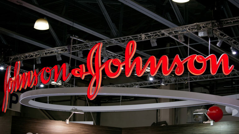 Η Johnson & Johnson «σπάει» στα δύο