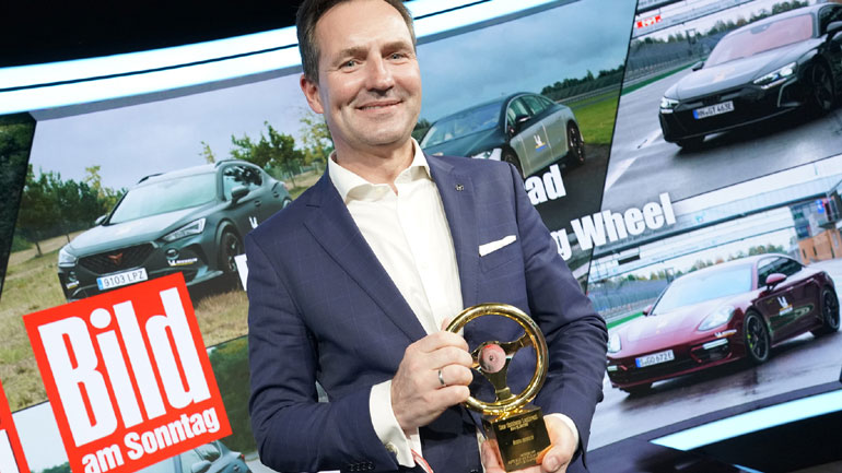 Το βραβείο «Χρυσό Τιμόνι 2021» απονεμήθηκε στο νέο Skoda ENYAQ iV