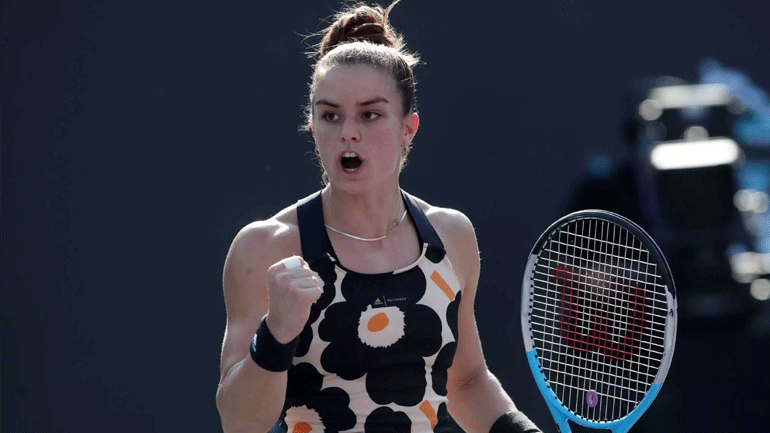 Νικηφόρα πρεμιέρα για τη Σάκκαρη στα WTA Finals, 2-0 την Σφιόντεκ