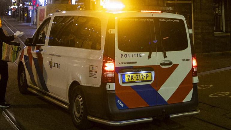 Συγκρούσεις στην Ολλανδία για την απαγόρευση κυκλοφορίας