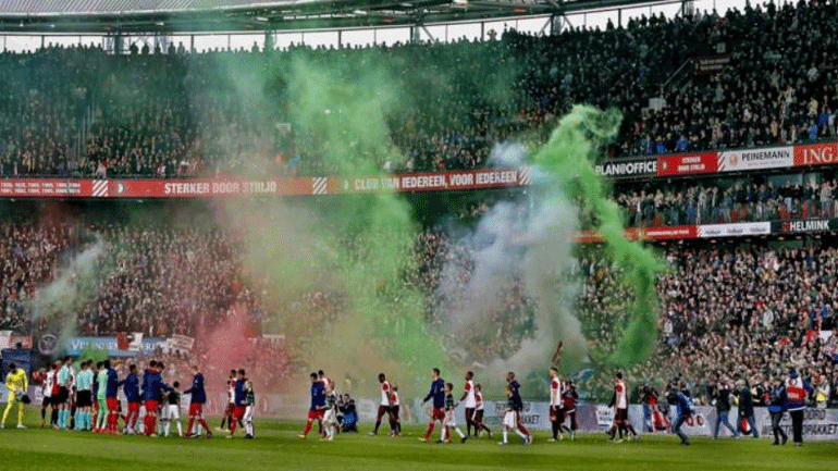 Ολλανδία: Η κυβέρνηση εξετάζει κλείσιμο των γηπέδων για 3 εβδομάδες