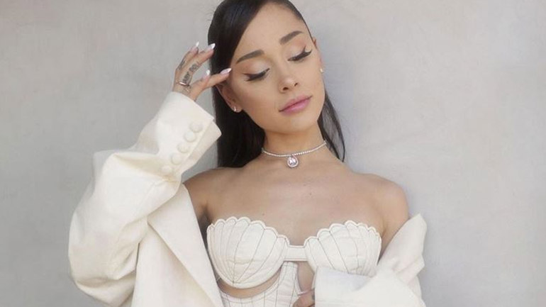 Η συμβουλή της Ariana Grande για το τέλειo winged eyeliner!