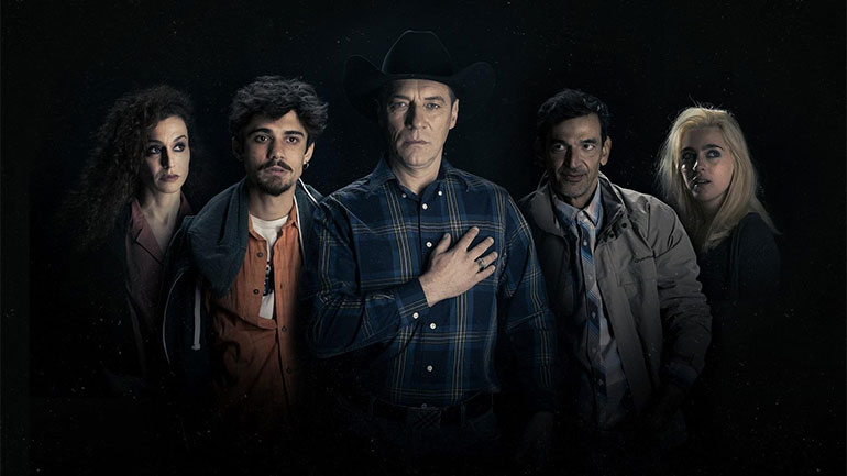 Ο Γιάννης Στάνκογλου σκηνοθετεί πρώτη φορά το «Killer Joe» του Tracy Letts στο Θέατρο Εμπορικόν