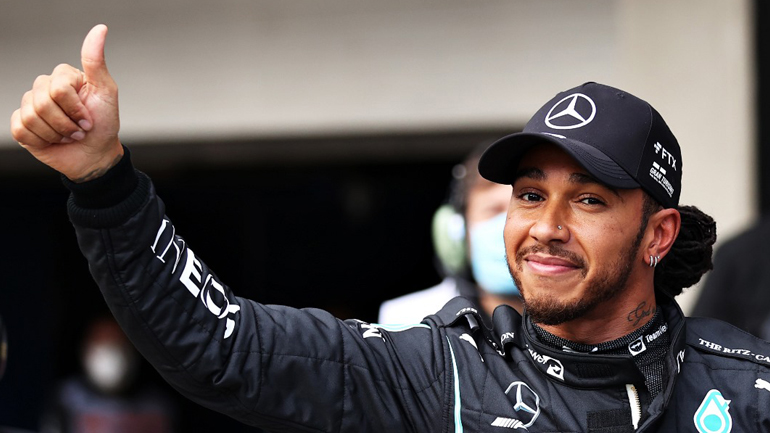 «Κόκκινη» κάρτα έβγαλε η FIA στον Hamilton για το DRS και ο Βρετανός ξεκινάει τελευταίος