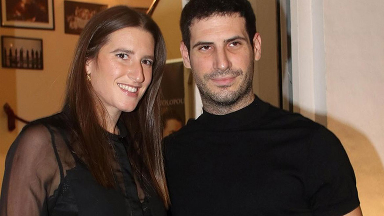 O Θανάσης Πατριαρχέας και η Βίβιαν Δράκου βαπτίζουν την κόρη τους