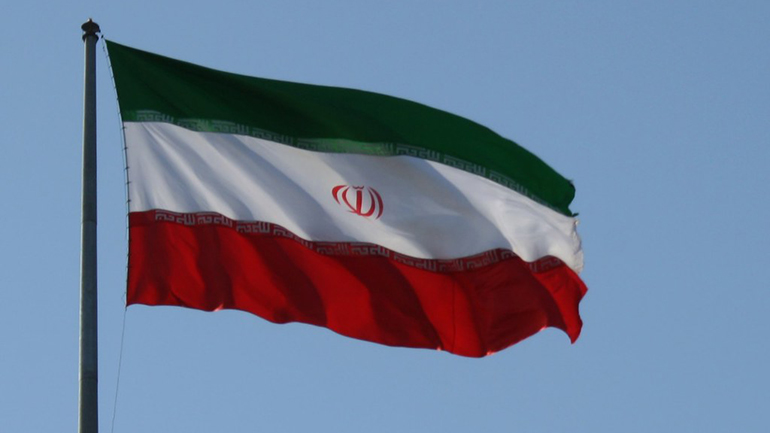 Ιράν: Αναγνωριστική πτήση στρατιωτικού ελικοπτέρου γύρω από αμερικανικό ελικοπτεροφόρο στον Κόλπο