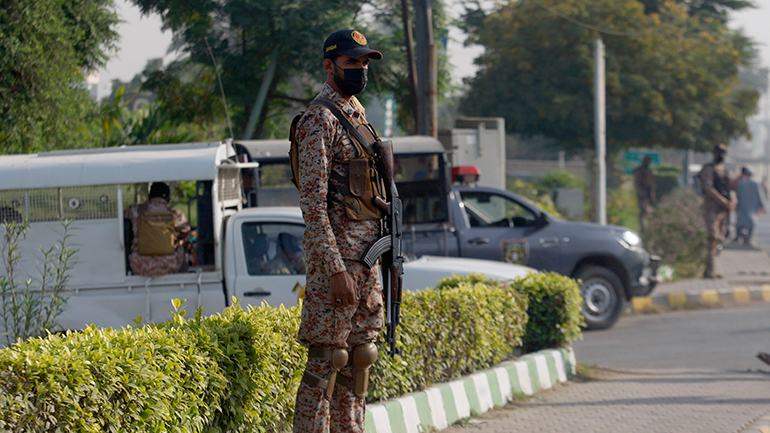 Δύο αστυνομικοί νεκροί και έξι τραυματίες από επιθέσεις στα βόρεια του Πακιστάν