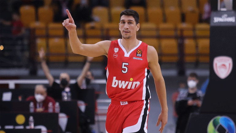 Λαρεντζάκης: «Να βγάλουμε αντίδραση στο παρκέ μετά την ήττα από τη Ζενίτ»