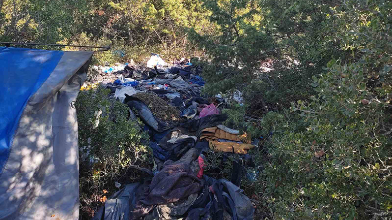 Απελευθερώθηκαν επτά μετανάστες που κρατούνταν παρά τη θέλησή τους σε δασική περιοχή έξω από τη Θεσσαλονίκη