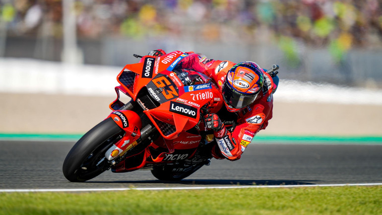 MotoGP Valencia: Κυριαρχία Ducati, νικητής ο Bagnaia, συγκινητικό αντίο για τον Rossi