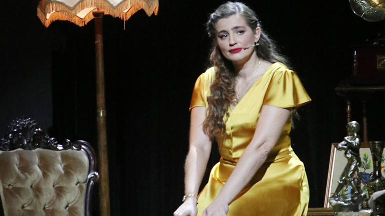 Το χτένισμα της Μαρίας Κίτσου είναι ιδανικό για τις βροχερές ημέρες