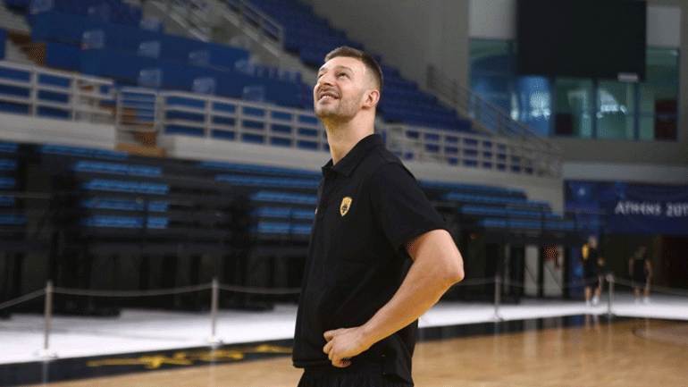 ΚΑΕ ΑΕΚ: «Σοβαρό πρόβλημα υγείας για Στέφαν Γέλοβατς»