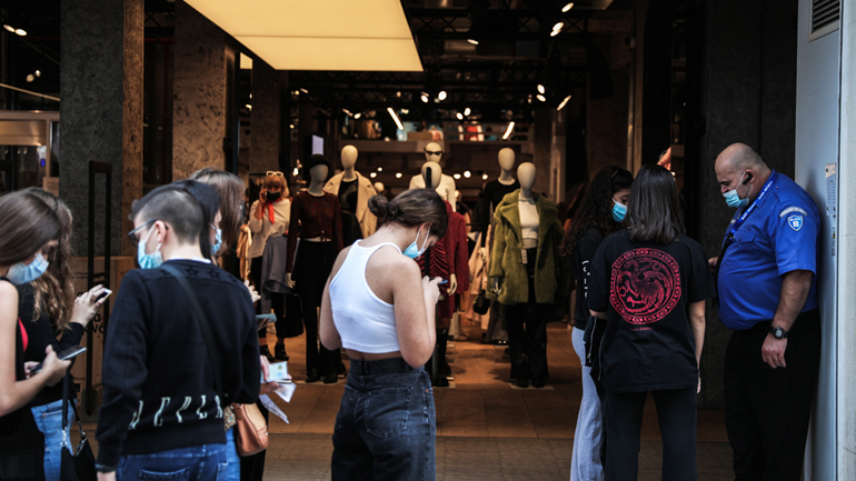 Σε αδιέξοδο η κυβέρνηση, συζητά για νέα μέτρα