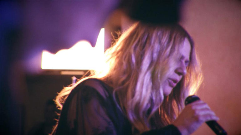 Η «Γυφτοπούλα» από την Ελένη Τσαλιγοπούλου