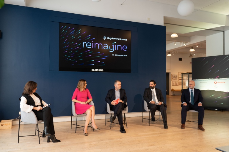 (από αριστερά): Νίκη Συροπούλου, CEO του SingularityU Greece / Φραγκίσκη Μελίσσα, Εντεταλμένη Γενική Διευθύντρια – Chief Human Resources Officer, της Alpha Bank / Χάρης Μπρουμίδης, Πρόεδρος και Διευθύνων Σύμβουλος της Vodafone Ελλάδας / Ηλίας Βυζάς, Εταίρος, Συμβουλευτικές Υπηρεσίες EY Ελλάδος και Επικεφαλής Συμβουλευτικών Υπηρεσιών σε θέματα Τεχνολογίας στη Νοτιοανατολική Ευρώπη / Γεώργιος Νούνεσης, Πρόεδρος του Εθνικού Κέντρου Έρευνας και Φυσικών Επιστημών «Δημόκριτος»