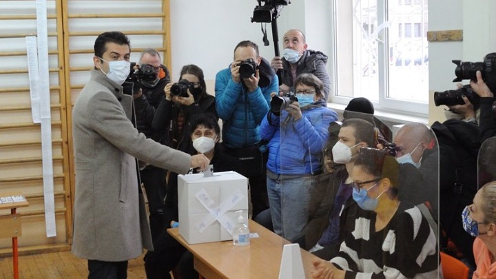 Βουλγαρία: Το κόμμα του …Χάρβαρντ ο μεγάλος νικητής των εκλογών