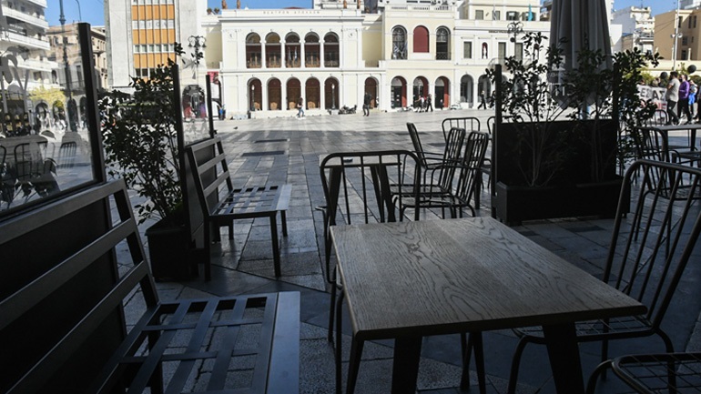 Σε κλείσιμο των καταστημάτων εστίασης καλούν σήμερα οι συνδικαλιστικοί φορείς του κλάδου