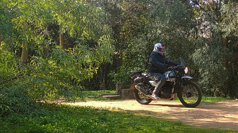 Άνετο και πολύ σταθερό σε όλα τα τερέν, εμπνέει εμπιστοσύνη.