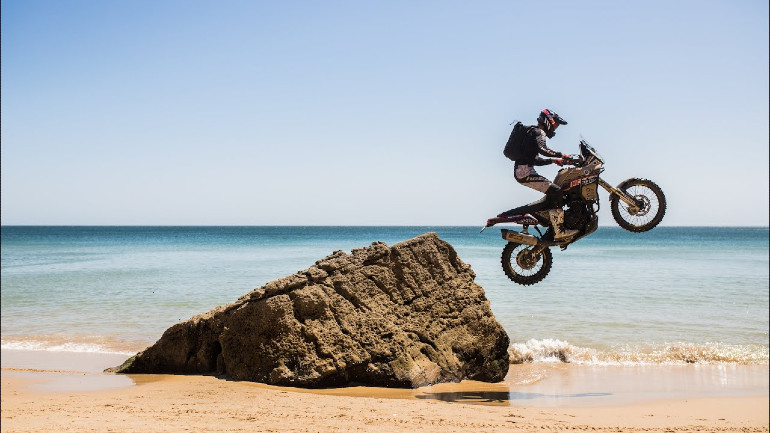 Εκπληκτικά πράγματα κάνει ο Tarres με τη Yamaha Tenere 700.