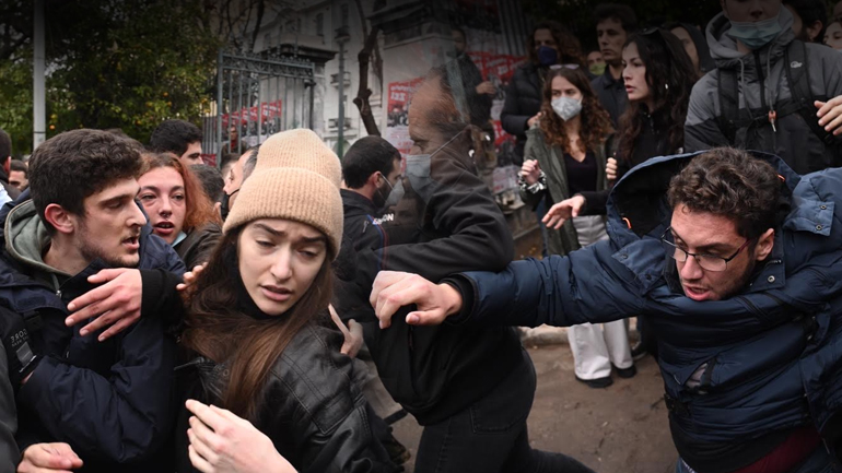 Ένταση και ξύλο στο Πολυτεχνείο