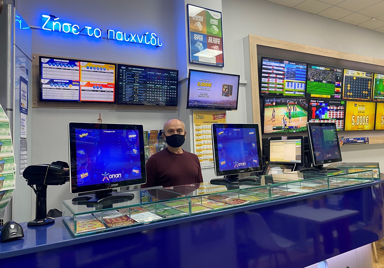 Ο κ. Στέφανος Ζαφείρης, ιδιοκτήτης καταστήματος ΟΠΑΠ στο Γαλάτσι 