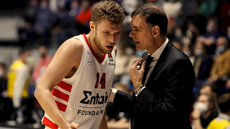 Βεζένκοφ: «Να ξεχάσουμε την Εφές και να παίξουμε για τη νίκη κόντρα στην Μακάμπι»