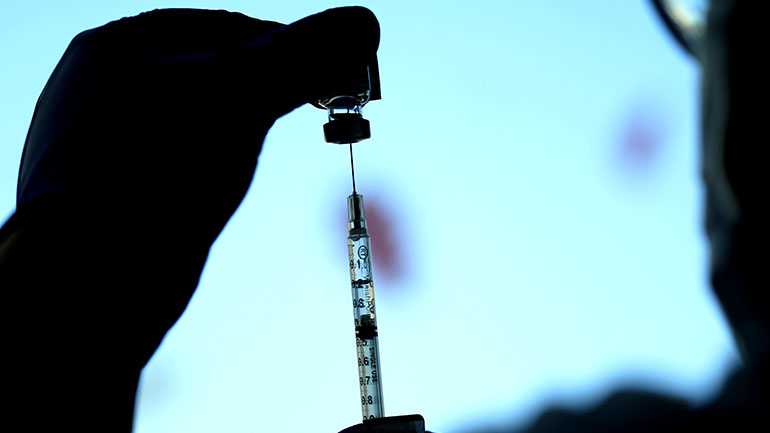 CDC: Το 30% των υγειονομικών στις ΗΠΑ παραμένει μη εμβολιασμένο κατά του κορωνοϊού