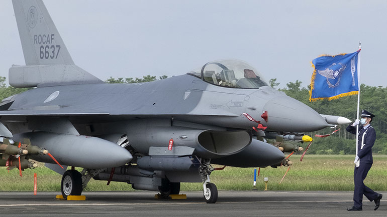 Ταϊβάν: Τέθηκε σε υπηρεσία πτέρυγα μάχης με αναβαθμισμένα F-16V – Κλιμακώνεται η ένταση με την Κίνα Ταϊβάν: Τέθηκε σε υπηρεσία πτέρυγα μάχης με αναβαθμισμένα F-16V – Κλιμακώνεται η ένταση με την Κίνα