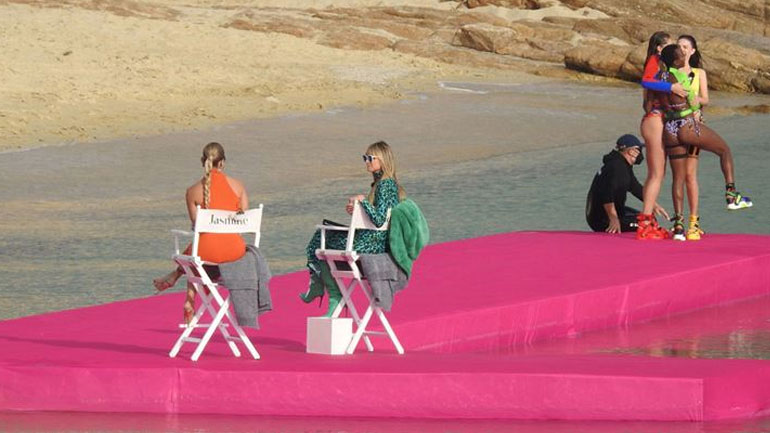 Heidi Klum: Οι πρώτες φωτογραφίες από τα γυρίσματα του γερμανικού «Next Top Model» στη Μύκονο