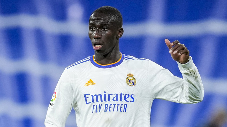 Σοκαριστική καταγγελία για τον Μεντί: «Έδειξε τα γεννητικά του όργανα σε γυναίκα και μετά την κλώτσησε στο κεφάλι»