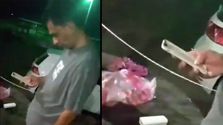 Μεθυσμένος παίζει με το κινητό του