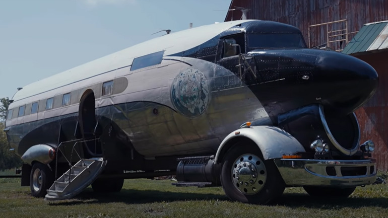 Μετέτρεψε αεροσκάφος σε λειτουργικό τροχόσπιτο με τελική 137χλμ./ώρα