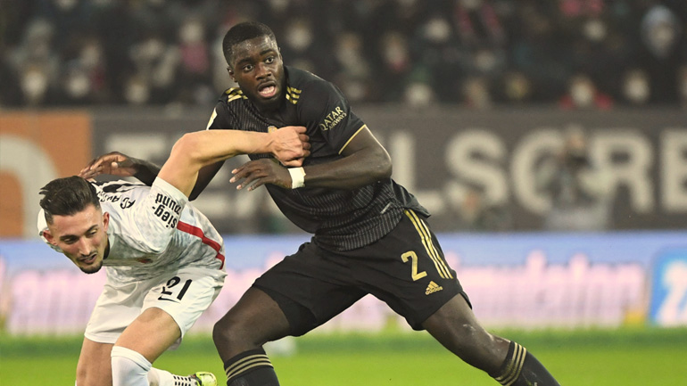 Γερμανία: Θύμα έκπληξης η Μπάγερν, έχασε 2-1 από την Άουγκσμπουργκ!