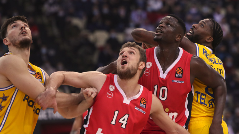 Παρέμεινε αήττητος στο ΣΕΦ ο Ολυμπιακός, νίκησε 90-73 την Μακάμπι με εξαιρετική εμφάνιση