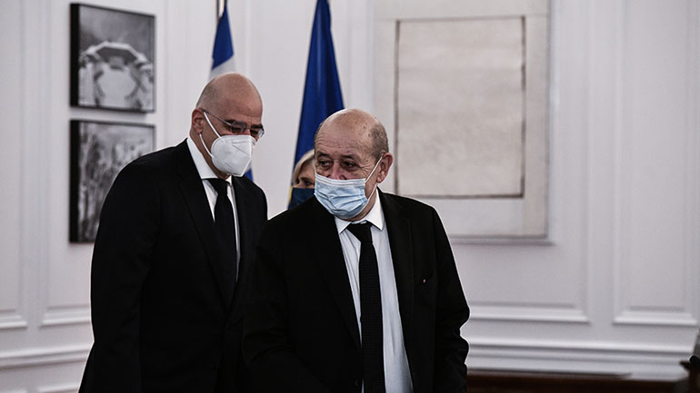 Σε εγκάρδιο κλίμα η συνάντηση Δένδια με τον Γάλλο ομόλογό του Σε εγκάρδιο κλίμα η συνάντηση Δένδια με τον Γάλλο ομόλογό του