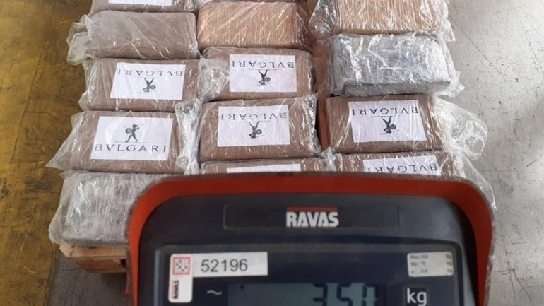 Εντοπίστηκαν 35 κιλά κοκαΐνης σε φορτίο με μπανάνες